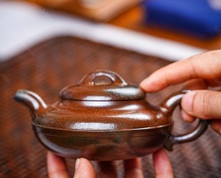 獨(dú)家首發(fā)，品名：線圓。泥料：極品紫泥（