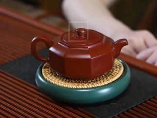 《八方納?！反蠹t袍清全手工老師作品收藏