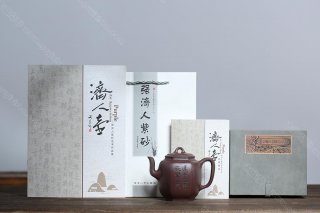 泉眼無(wú)聲惜細(xì)流，樹(shù)蔭照水愛(ài)晴柔。