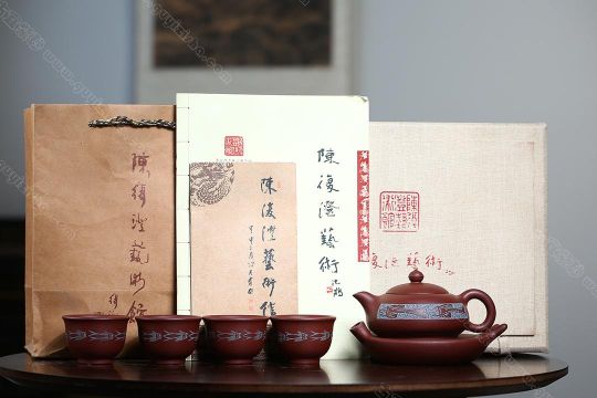 爆竹聲中一歲除，春風(fēng)送暖入屠蘇 【