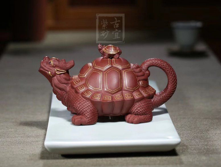 《金龜出?！芬伺d紫砂壺高級(jí)工藝美術(shù)師純手工底槽青創(chuàng)新壺茶壺紫砂茶具